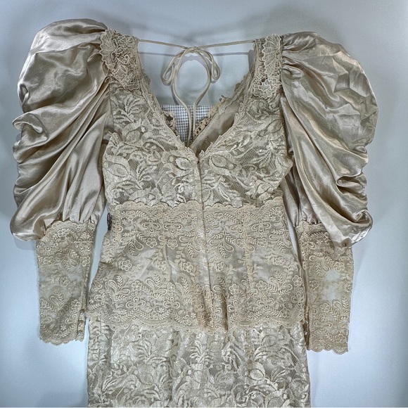 Lorrie Kabala vintage lace gown puff sleeve mermaid ivory size 10 - Picture 7 of 16